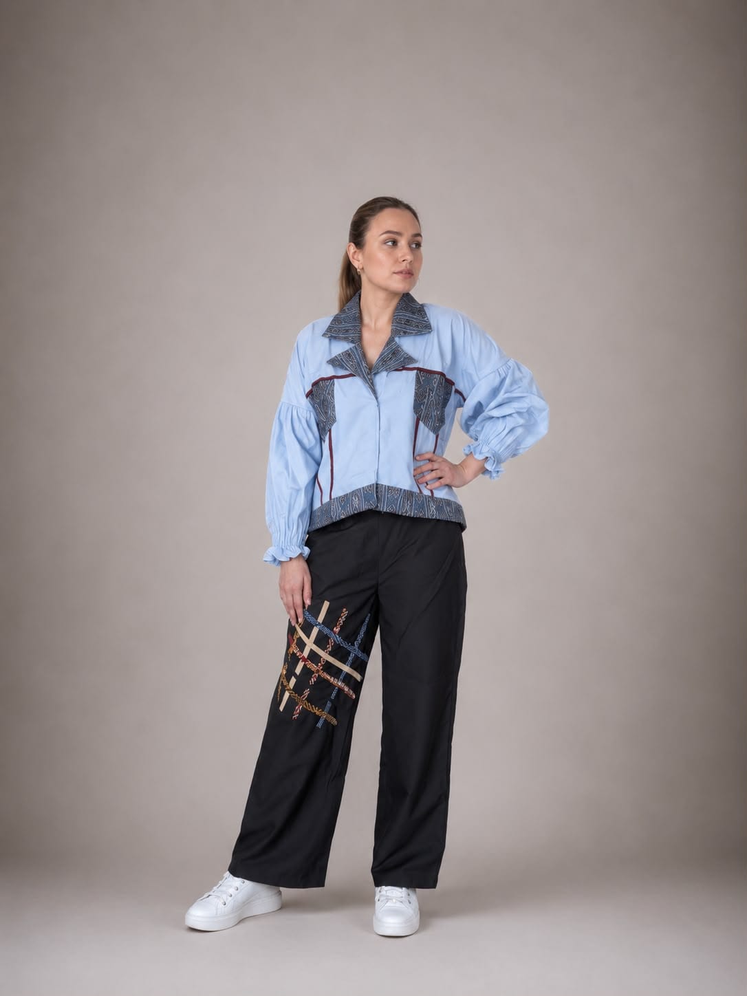 One Set Biru Muda Celana Hitam