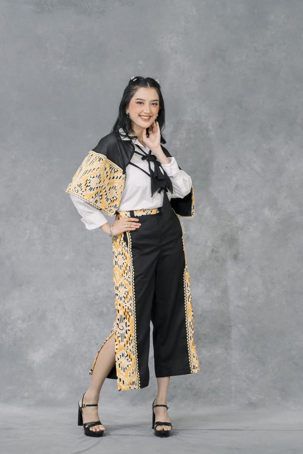 One Set Hitam Putih Songket